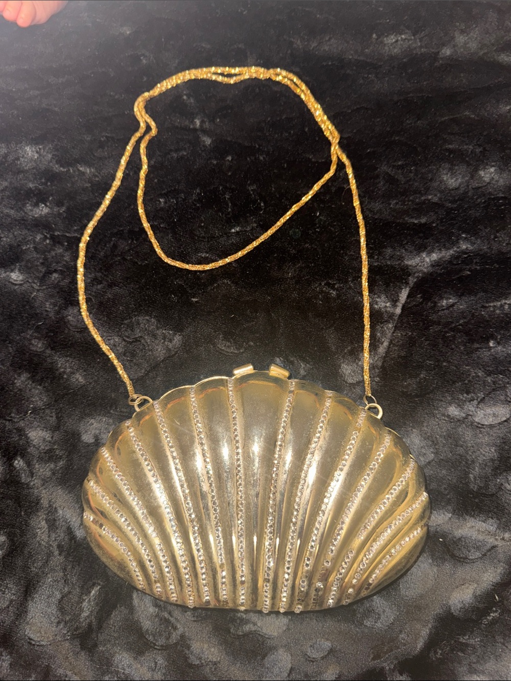 Gold Shell Clutch Shoulder Bag - Elegant Evening Accessory